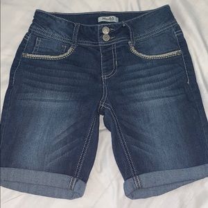 mudd blue jean shorts size: girls 12